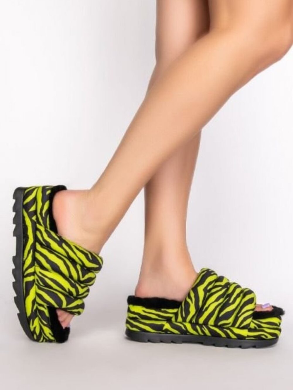 UGG Maxi Slide Tiger Print Sandals Sheepskin Slip On Platforms Key Lime Size 6